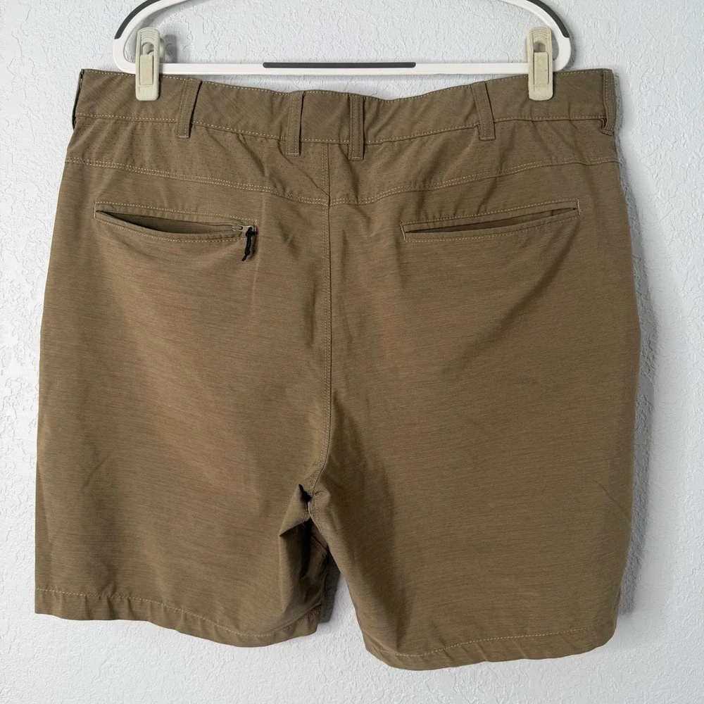 World Wide Sportsman Mens Fishing Shorts Khaki Brown Performance Utility Size 42